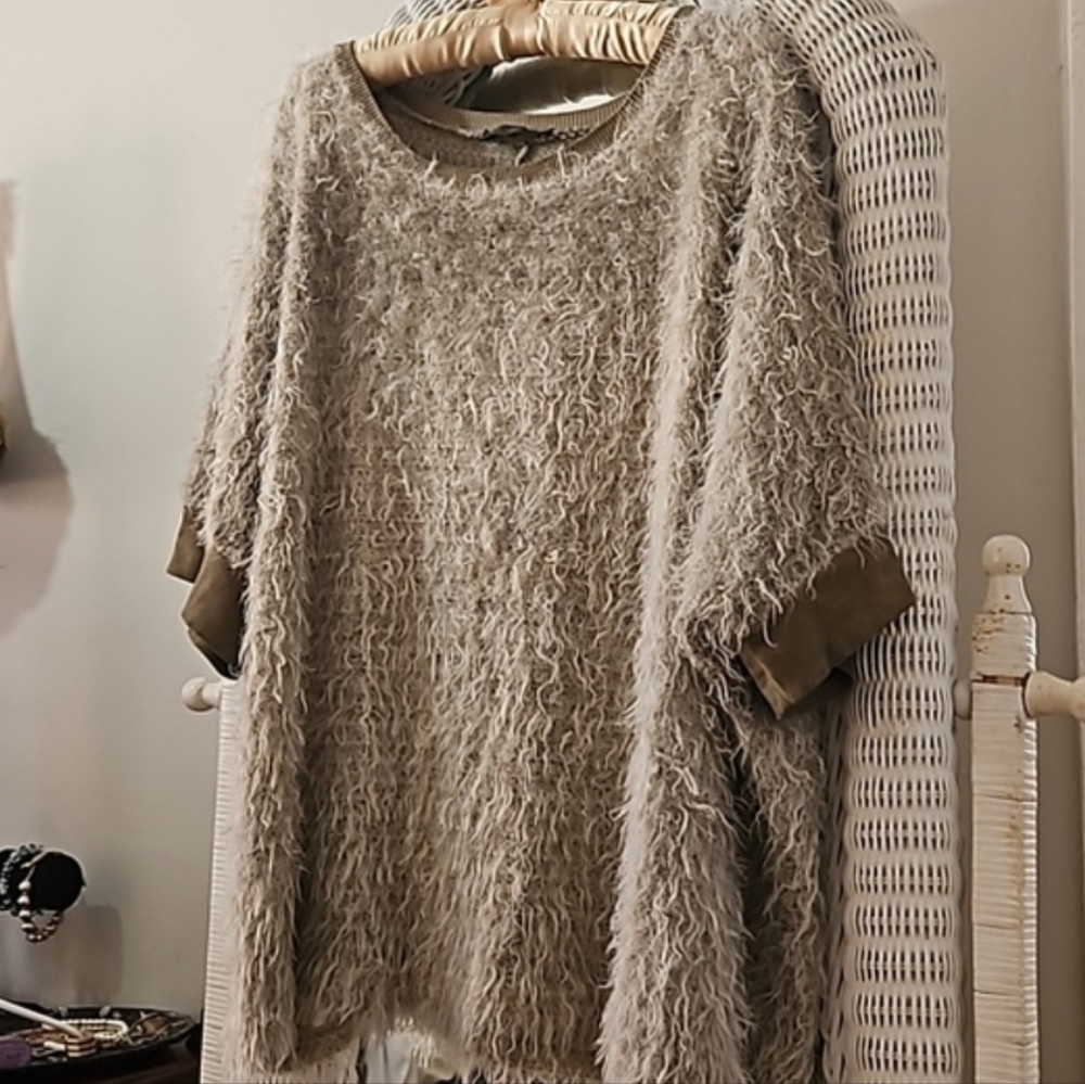 XL Italy tunic sweater Sewn-in Gold Accent "Balls" Dollman Sleeves OS Read Sizin